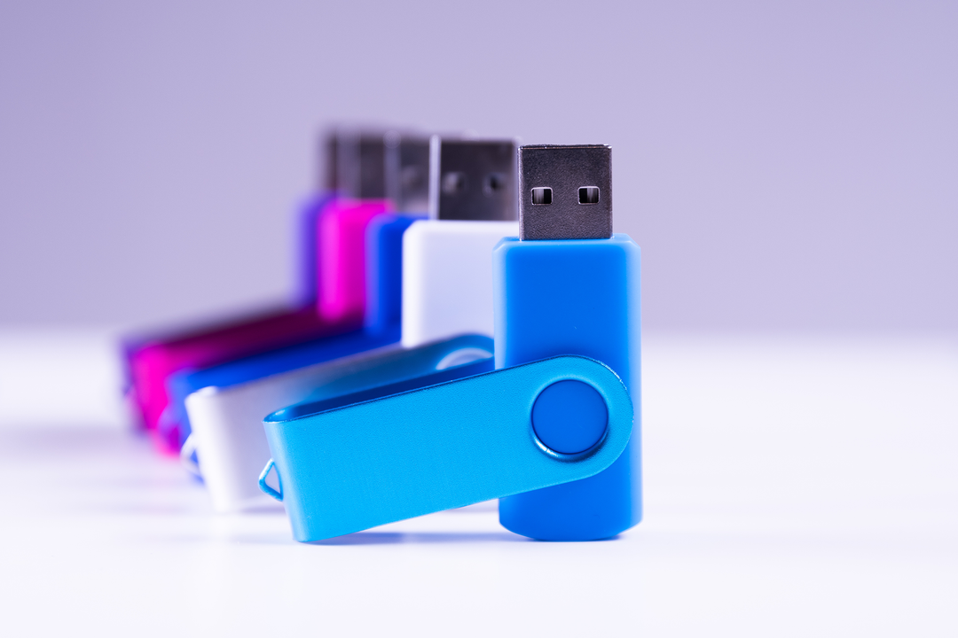 Picture-of-personalised-flash-drives